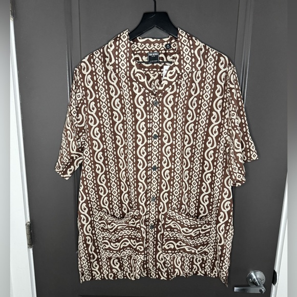 🔥🔥NWT Todd Snyder Geometric Dobby Short Sleeve Camp Collar Shirt in Brown - Picture 11 of 15